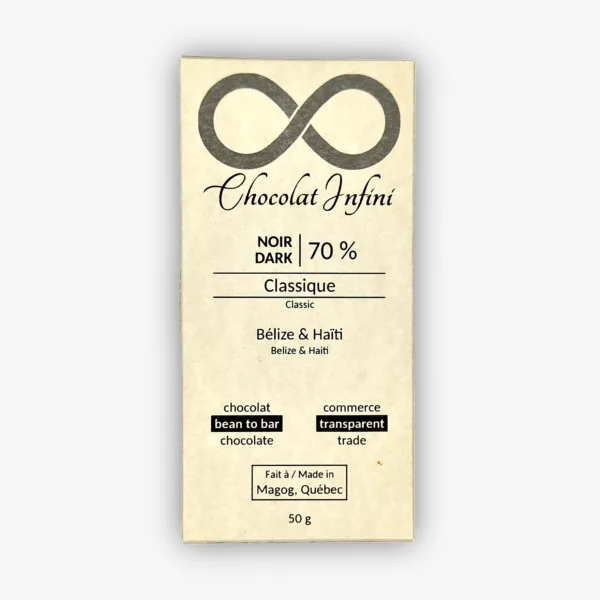 Picture of a classic-flavoured 70 % dark chocolate bar.